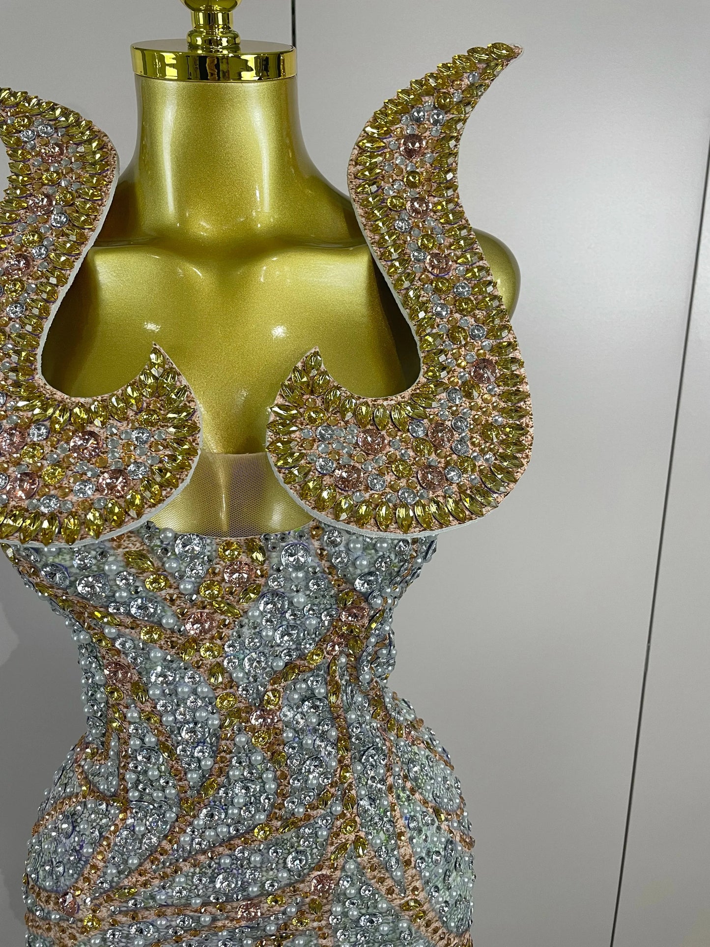 2025 Luxury Crystals Diamonds Slit elegant Sheath Fishtail GlowCart