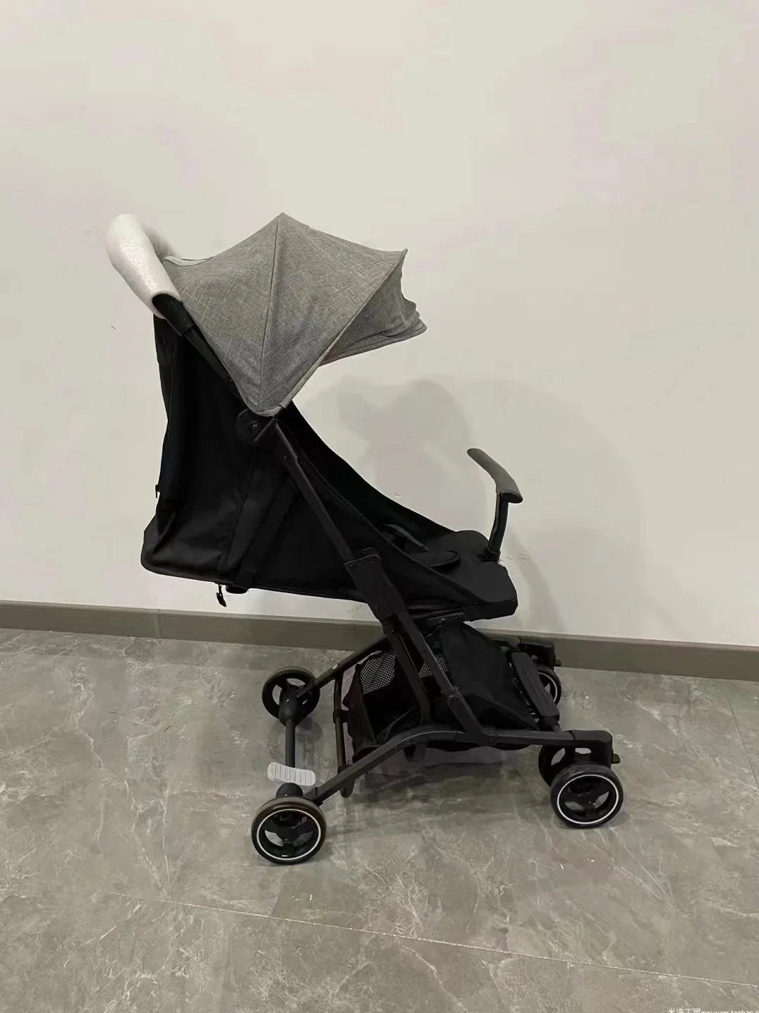 2025 New Simple Boarding Baby Stroller Four-wheel Shock Absorption Lightweight Ultra-small Foldable Baby Stroller GlowCart