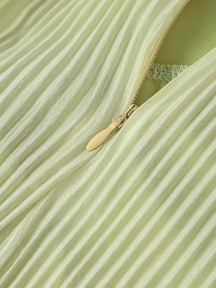 Pleated Perspective Halter Dress V-Neck Hanging Neck Sexy GlowCart