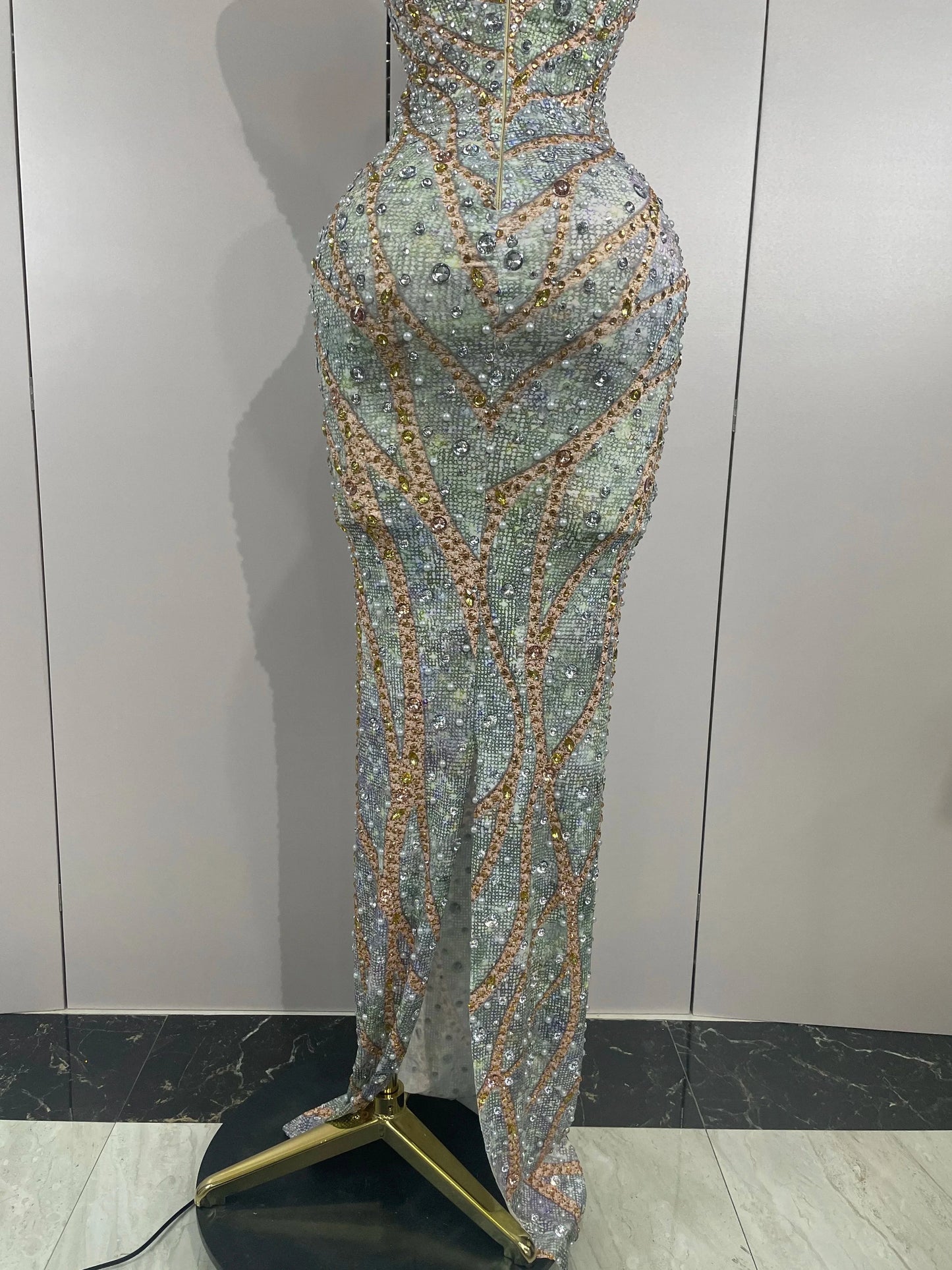 2025 Luxury Crystals Diamonds Slit elegant Sheath Fishtail GlowCart