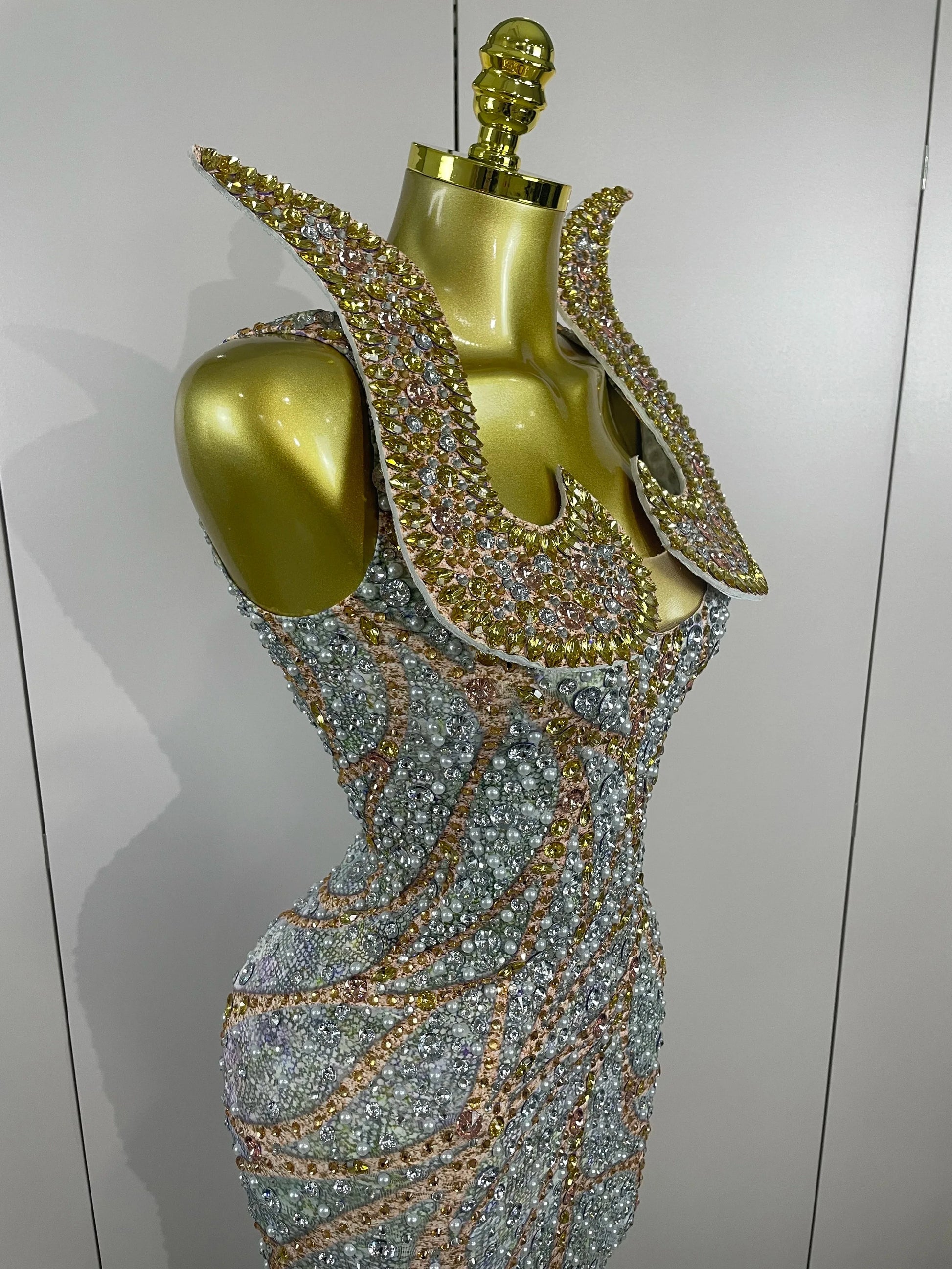 2025 Luxury Crystals Diamonds Slit elegant Sheath Fishtail GlowCart