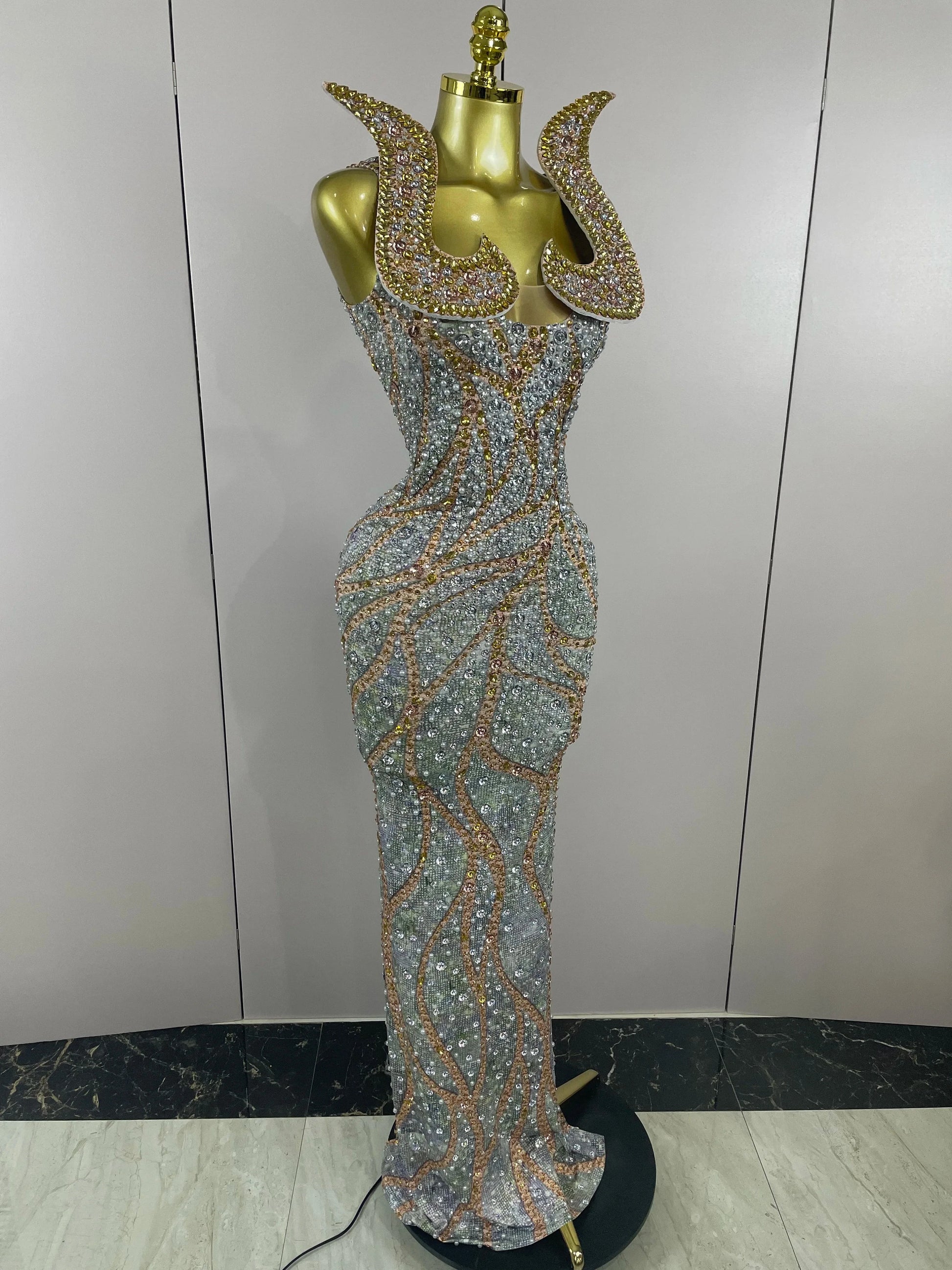 2025 Luxury Crystals Diamonds Slit elegant Sheath Fishtail GlowCart