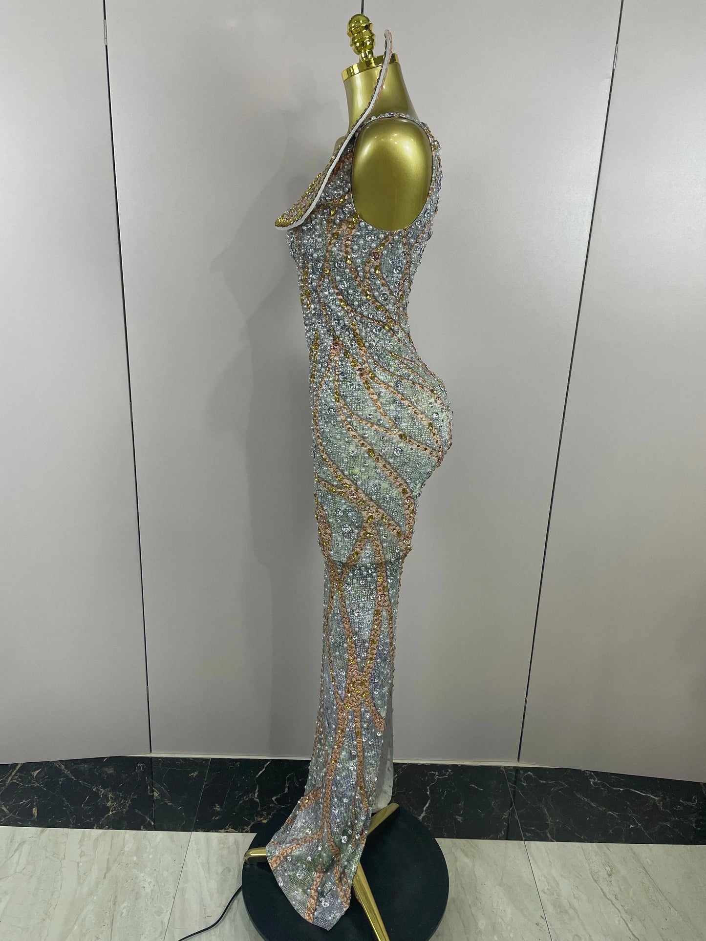 2025 Luxury Crystals Diamonds Slit elegant Sheath Fishtail GlowCart