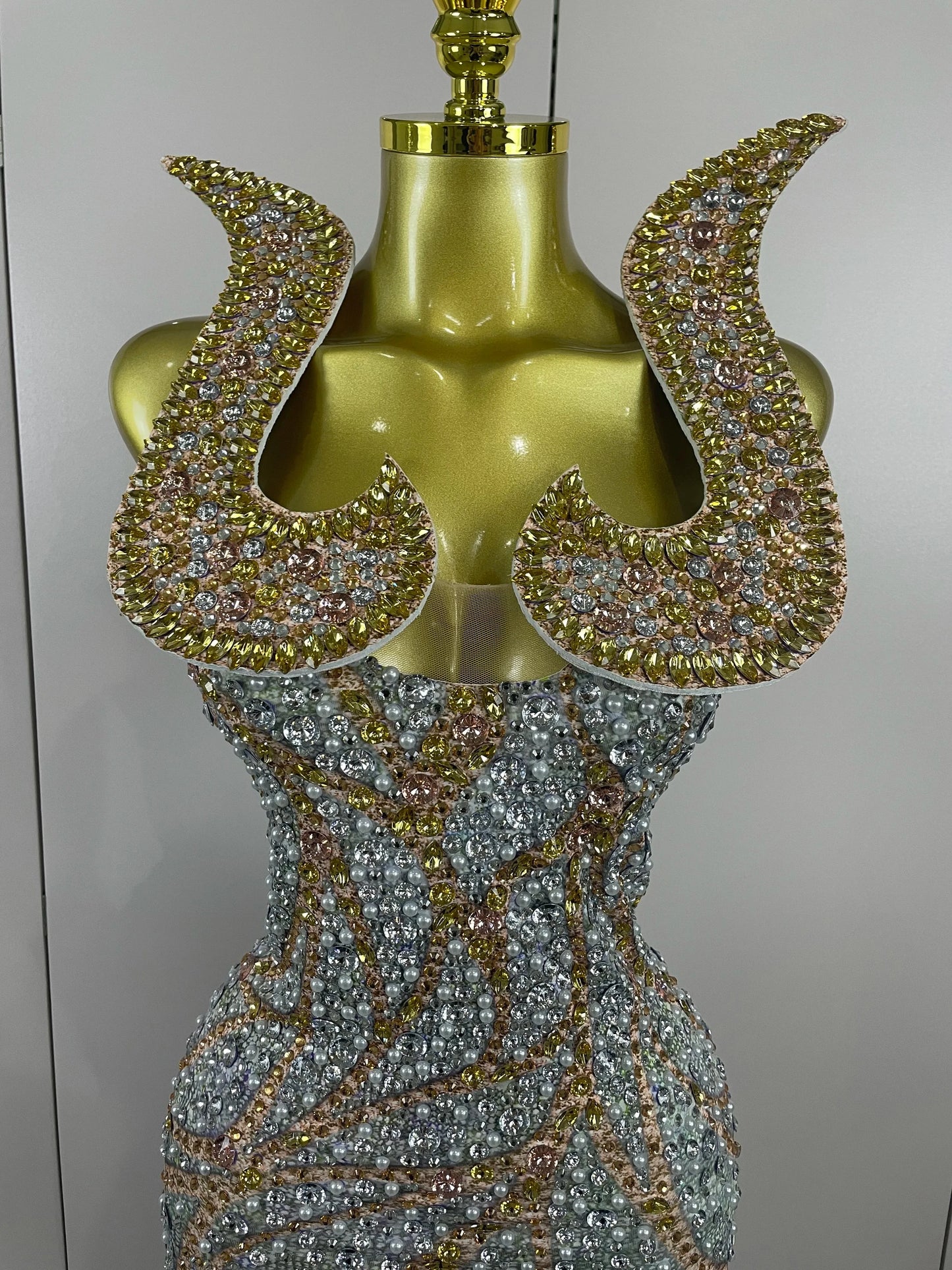 2025 Luxury Crystals Diamonds Slit elegant Sheath Fishtail GlowCart