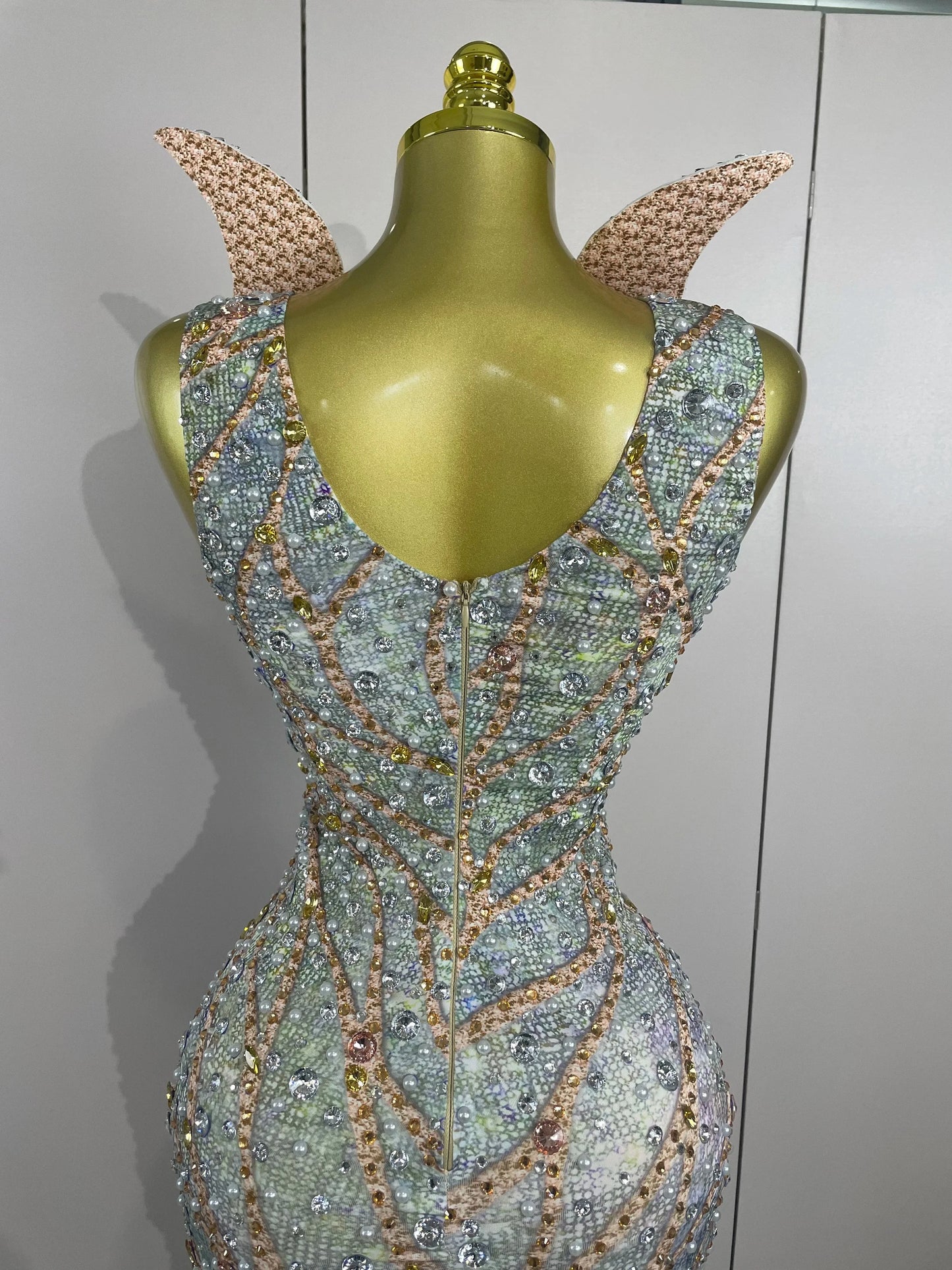 2025 Luxury Crystals Diamonds Slit elegant Sheath Fishtail GlowCart