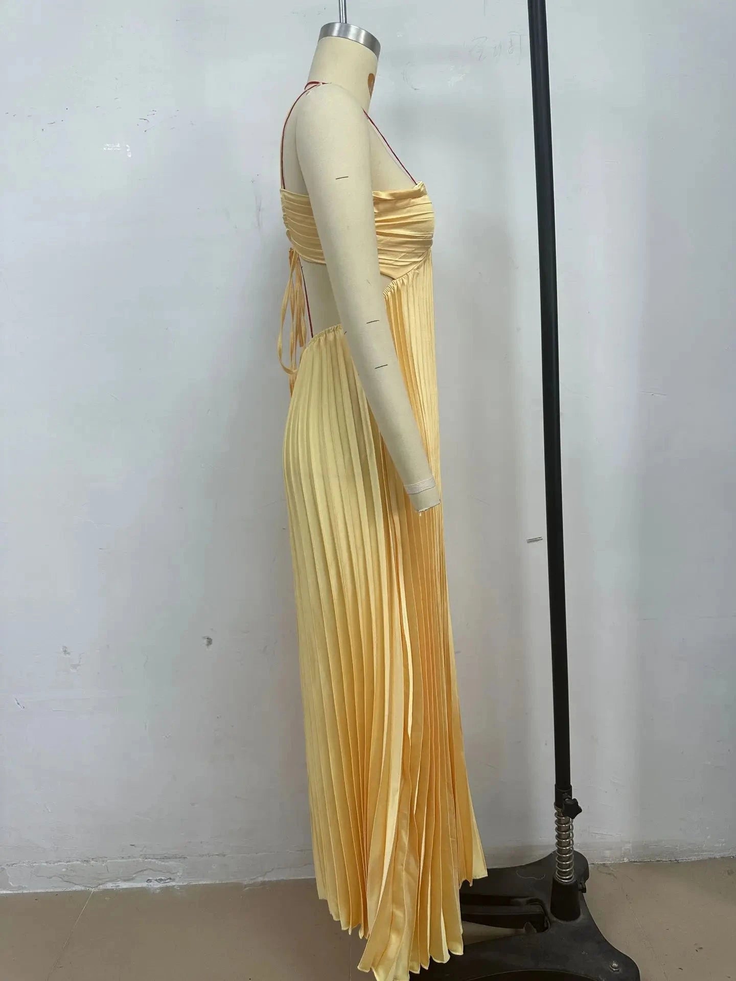 2025 High Waist Pleats Robe Dress Casual Sleeveless Solid GlowCart
