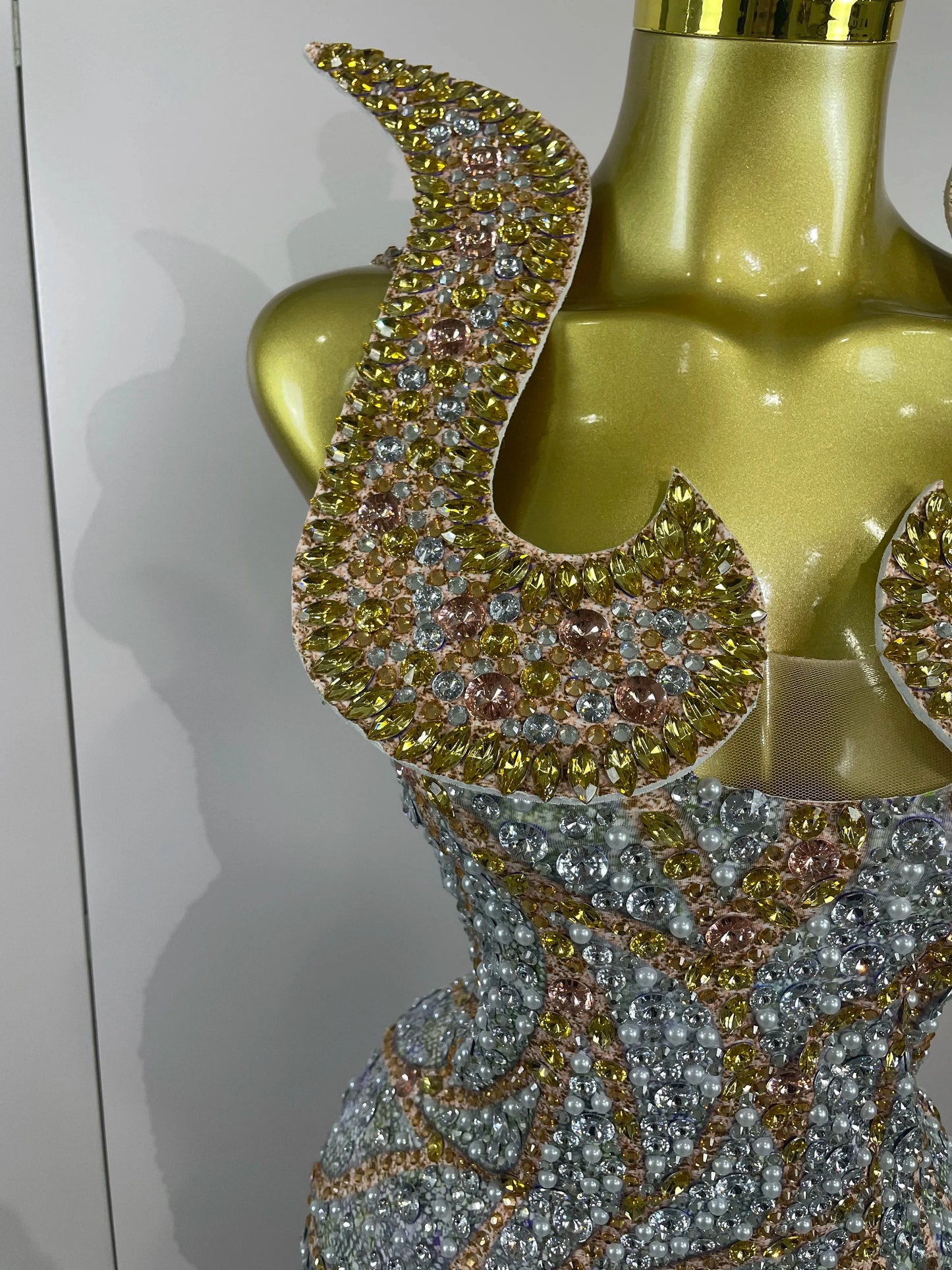 2025 Luxury Crystals Diamonds Slit elegant Sheath Fishtail GlowCart