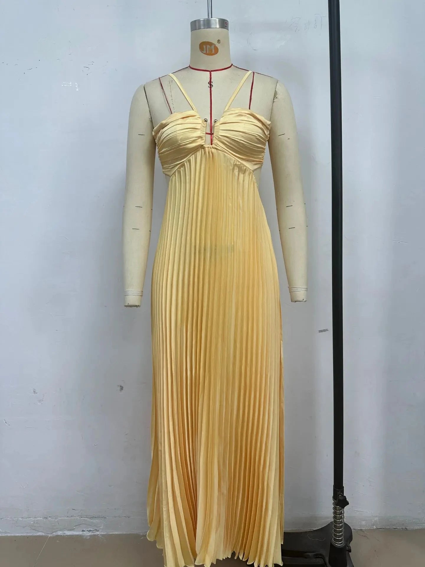 2025 High Waist Pleats Robe Dress Casual Sleeveless Solid GlowCart